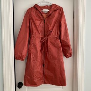 NWOT Hooded raincoat/wind breaker.